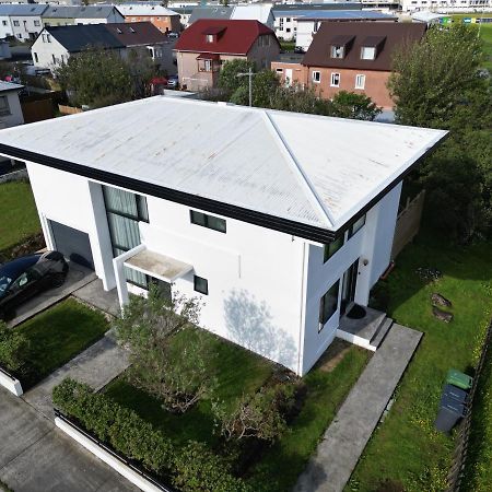 Keflavik Apartments 101 Ngoại thất bức ảnh